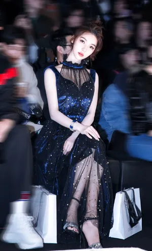 宁心性感靓丽活动写真图片_2