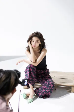 邓家佳性感甜美写真图片