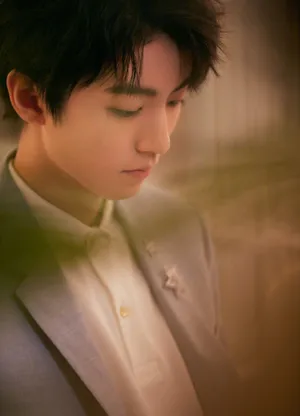 王俊凯精致儒雅写真图片_5