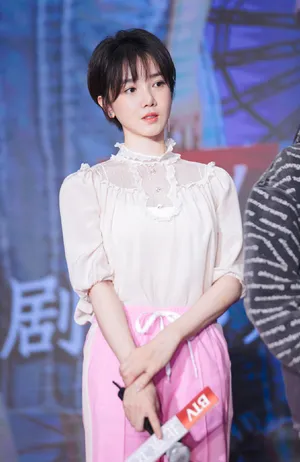 陈小纭清新粉嫩活动写真图片_3