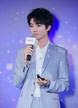 王俊凯精致闪耀代言活动图片_6