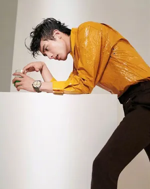 宋威龙酷帅杂志封面写真图片_4