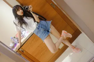 程潇甜美俏皮自拍图片_1