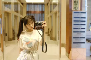 程潇甜美俏皮自拍图片_4