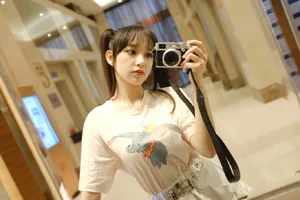 程潇甜美俏皮自拍图片_5