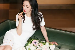 杨幂精致优雅性感写真图片_3