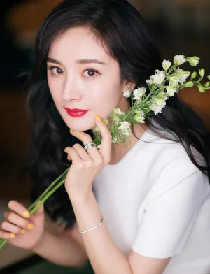 杨幂精致优雅性感写真图片_7