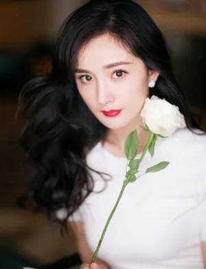 杨幂精致优雅性感写真图片_8