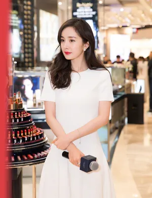 杨幂优雅性感活动图片_5
