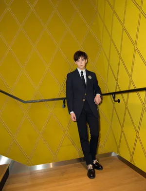 吴磊帅气儒雅写真图片