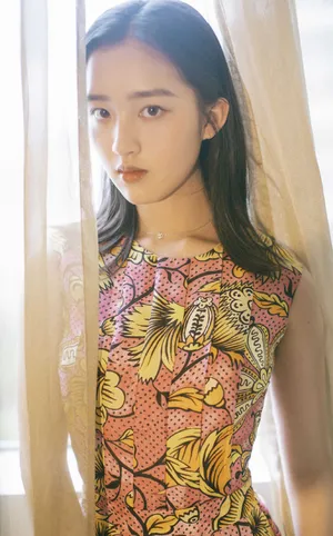 邓恩熙清新甜美活动写真图片_7