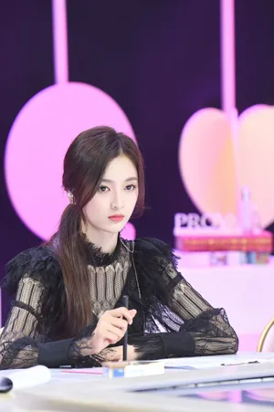 吴宣仪《遇见你真好》甜美清新图片_2