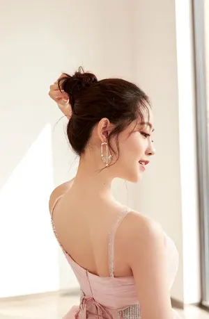 祝绪丹性感婀娜养眼写真图片_3