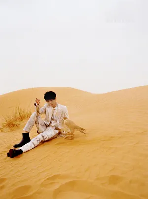 华晨宇时尚个性迪拜封面大片写真图片_4