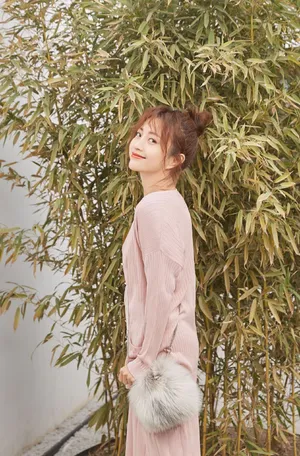 包文婧优雅迷人时尚写真图片_5