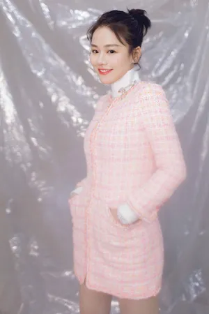 马思纯温柔甜美活动写真图片