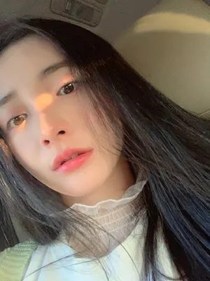 周洁琼俏皮可爱自拍图片_1