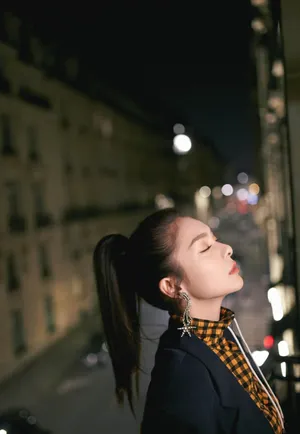 傅菁干练十足性感写真图片_4