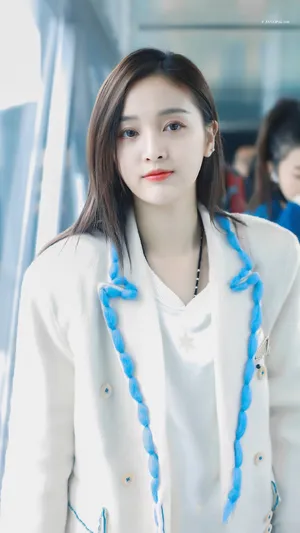 吴宣仪清爽甜美机场美照图片_1