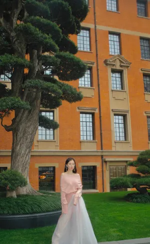 虞书欣性感温婉魅力写真图片