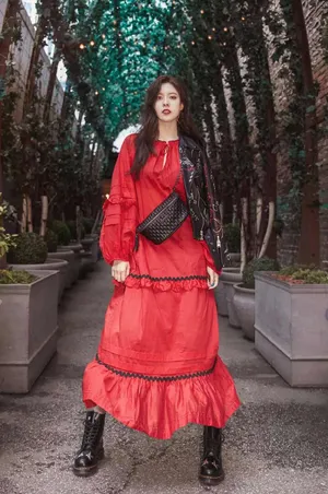 宋妍霏酷美养眼时尚写真大片_6