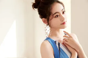 祝绪丹轻盈甜美时尚写真图片_3