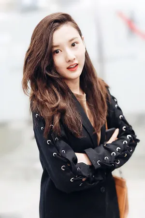 宋祖儿性感女人味美照图片_8