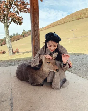 龙政璇文艺俏皮旅拍照图片_3