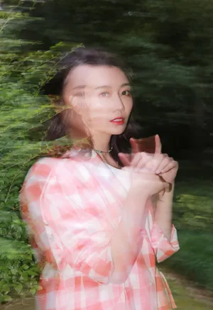 龙政璇性感活动照图片_3