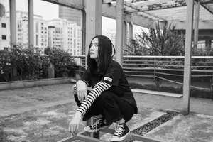 宋佳复古质感甜美写真图片_3