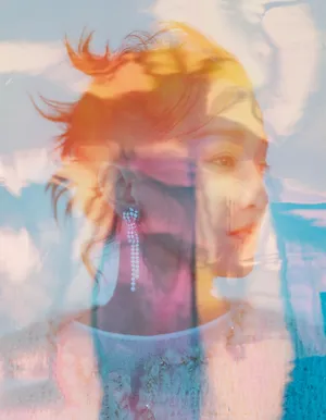 周迅梦幻光影时尚写真图片_3