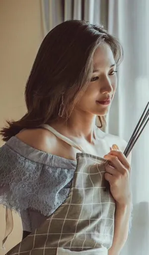 菊麟百变造型性感图片_2
