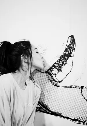 菊麟黑白时尚写真图片_2