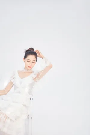 王媛可性感优雅写真图片