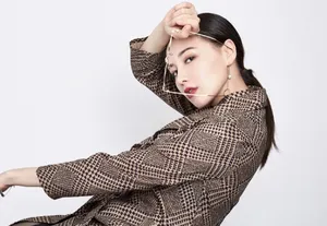 菊麟高冷知性美女写真图片_3