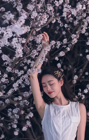 祝绪丹清丽动人时尚写真图片_8