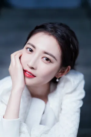 陈钰琪纯白甜美写真图片