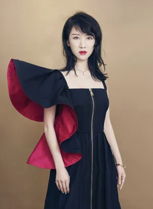 李念优雅性感时尚写真图片_5