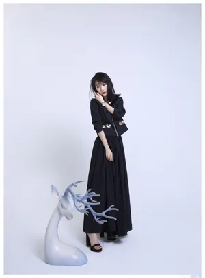 李念优雅性感时尚写真图片_8