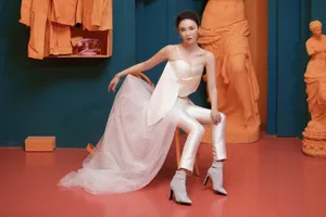吕佳容春日性感个性写真图片_1
