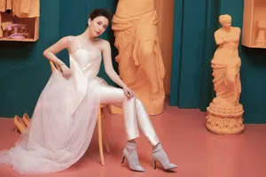 吕佳容春日性感个性写真图片_4