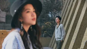 代露娃张耀时尚养眼写真图片_8