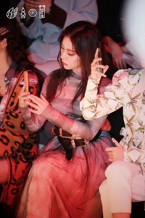 火箭少女101紫宁甜美少女风活动图片
