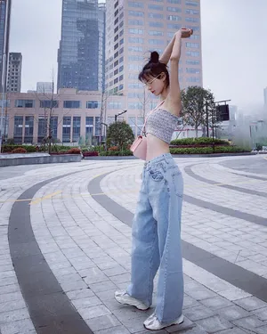 张予曦清新俏皮自拍图片_5