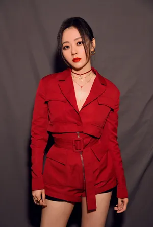 张靓颖性感美艳写真图片