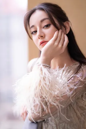 迪丽热巴仙气性感写真图片