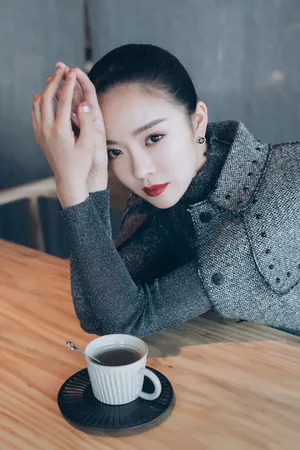种丹妮性感成熟写真图片_1
