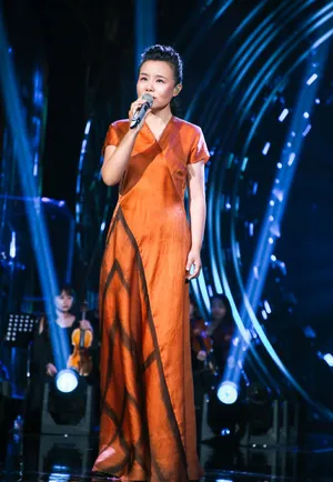 龚琳娜曾一鸣歌手2019舞台照图片_2