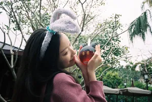 倪妮香港迪士尼可爱俏皮图片_8