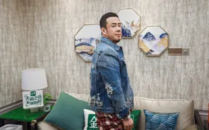 杨坤休闲帅气综艺图片_4